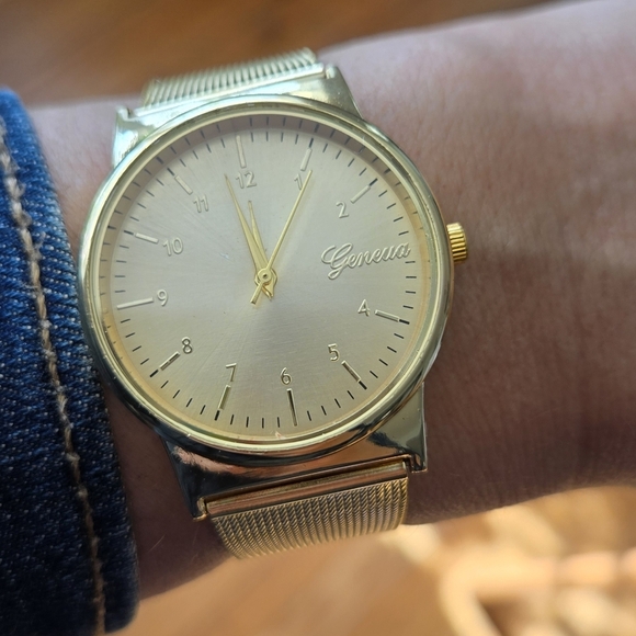 Geneva Gold Watch - Picture 1 of 3